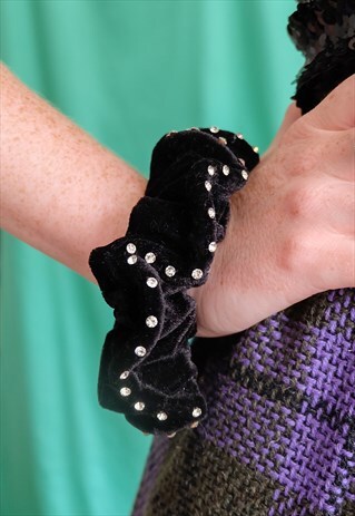VINTAGE 80S BLACK VELVET AND RHINESTONES SCRUNCHIE HAIR TIE
