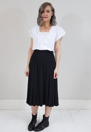 VINTAGE 90'S WHITE EMBROIDERED BLOUSE