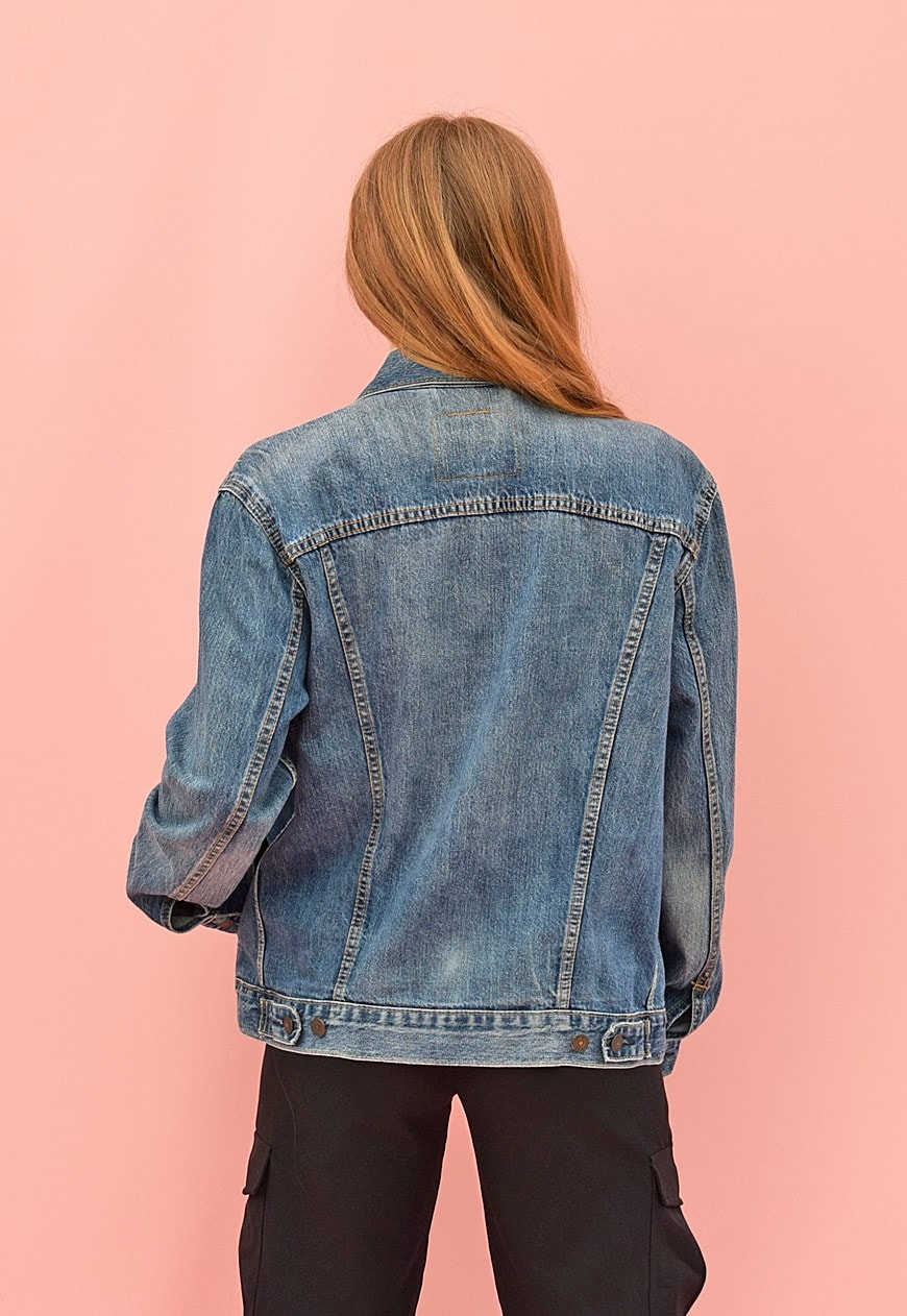 Levi's ex boyfriend trucker jacket best sale indigo anthem