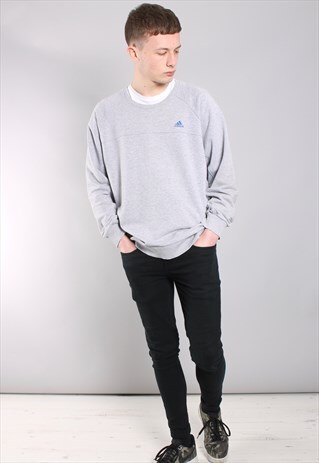 VINTAGE ADIDAS SWEATSHIRT
