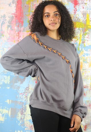 SWEATSHIRT IN GREY WITH LACE UP DETAIL