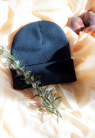 NAVY BEANIE HAT