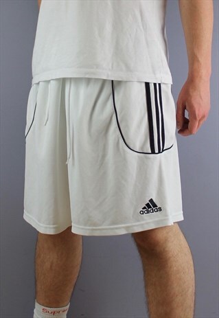 VINTAGE ADIDAS SHORTS IN WHITE WITH LOGO AND DRAWSTRINGS. SI