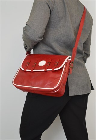 VINTAGE ITALIAN LEATHER MESSENGER BAG RED BUCKLE