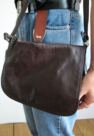VINTAGE 90'S LEATHER SHOULDER BAG