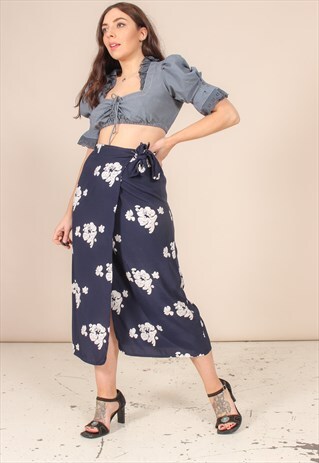 VINTAGE 90S MIDI WRAP SKIRT IN NAVY FLORAL PRINT