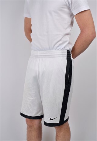 VINTAGE NIKE SHORTS IN WHITE 90'S