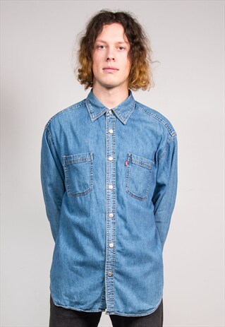 90'S VINTAGE BLUE LEVI'S DENIM SHIRT