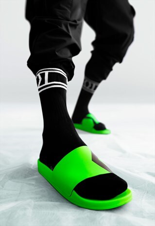 LOGO FLUOR SLIDES WOMAN
