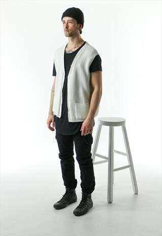 WHITE VEST / WHITE SLEEVELESS CARDIGAN
