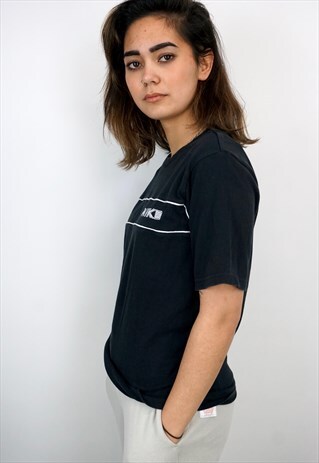 VINTAGE 90'S NIKE T-SHIRT