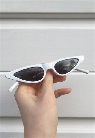 WOMENS VINTAGE STYLE 90S WHITE THIN POINTY SUNGLASSES