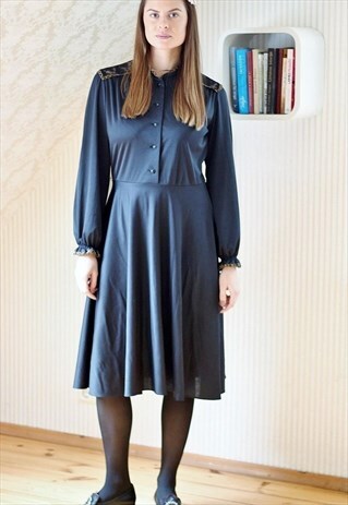 BLACK LONG SLEEVE MIDI DRESS