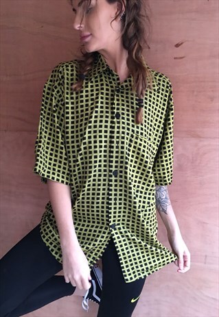 PATTERNED OVERSIZED RETRO 90S VINTAGE UNISEX FESTIVAL SHIRT.