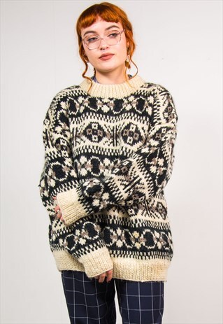 VINTAGE 90'S BLACK & WHITE THICK KNIT PATTERNED JUMPER