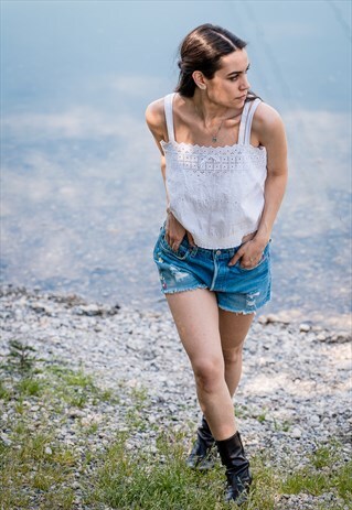 VINTAGE 90'S LEVI'S DENIM SHORTS SWAN MAGIC