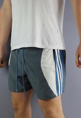 VINTAGE ADIDAS SHORTS IN GREY WITH POCKETS, EMBROIDERED LOGO