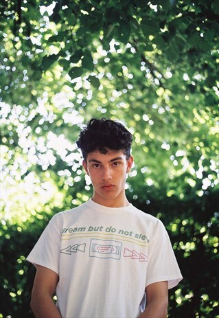 WHITE SHORT SLEEVED T-SHIRT WITH 80'S VHS DESIGN