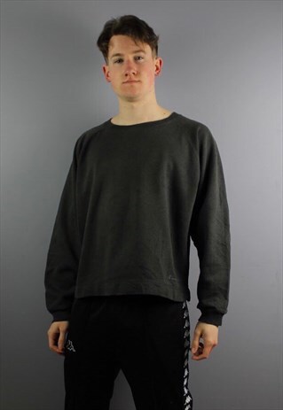VINTAGE CHAMPION SWEATSHIRT IN BLACK WITH EMBROIDERED LOGO.