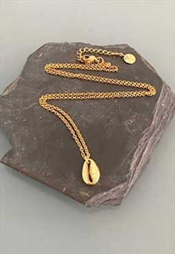 Seashell necklace gift idea for women