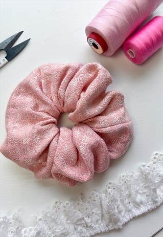 PINK OVERSIZE SCRUNCHIE