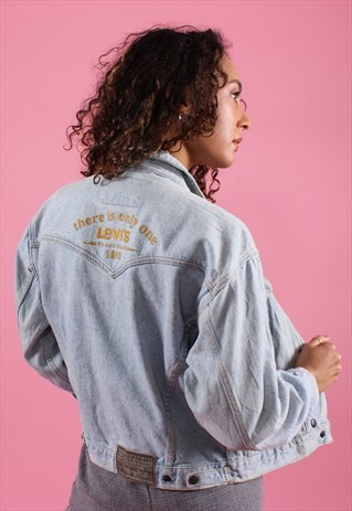 VINTAGE LEVI'S LIGHT BLUE EMBROIDERED DENIM JACKET