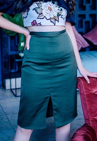 GREEN CLASSIC SKIRT IN MIDI LENGTH