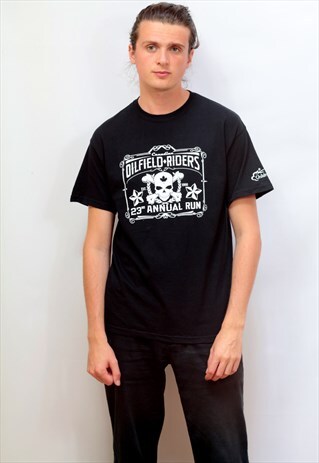 VINTAGE OILFIELD RIDERS PRINT T-SHIRT IN BLACK
