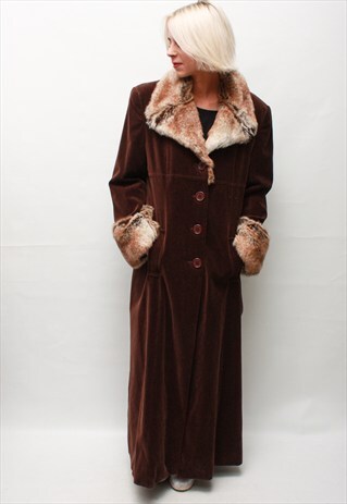 VINTAGE 80' COZY BROWN COAT WITH FURRY COLLAR