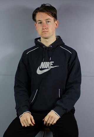 VINTAGE NIKE HOODIE IN NAVY BLUE WITH POCKETS AND PRINTED LO