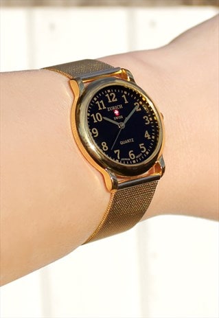 COMPACT GOLD WATCH WITH GOLD STRAP