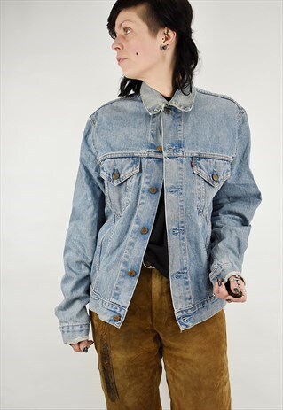 VINTAGE 90'S LEVIS DISTRESSED LIGHTWASH DENIM TRUCKER JACKET