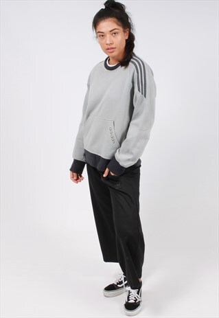 VINTAGE ADIDAS SWEATSHIRT