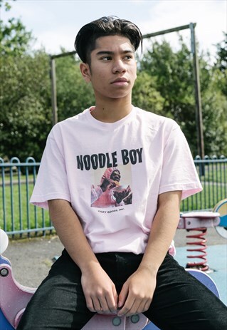OVERSIZED T-SHIRT IN PINK WITH NOODLE BOY GRAPHIC