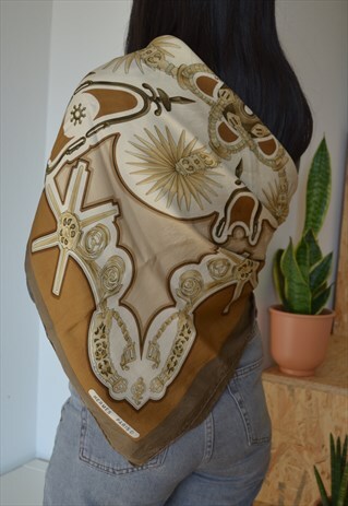 VINTAGE UNISEX HERMES SCARF CARRE