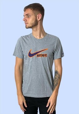 Nike classic centre swoosh T-Shirt