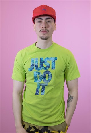 VINTAGE NIKE T SHIRT