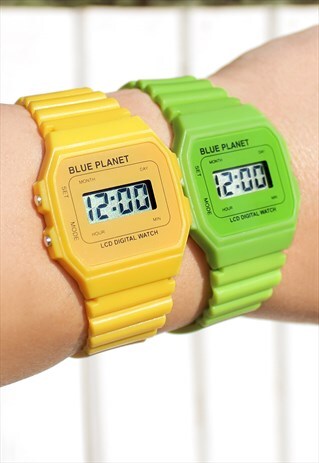 WEAR & SHARE SET OF 2 LCD WATCHES