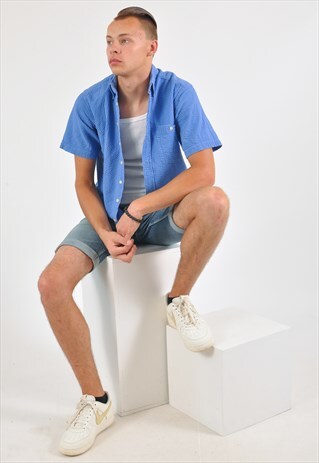 VINTAGE 90'S SHORT SLEEVE SHIRT IN BLUE