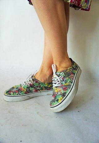 VINTAGE VANS SNEAKERS SHOES SHOE TRAINERS RUN TIE BOOTS