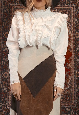 PALE RIDER : VINTAGE 70S WHITE RUFFLED CHEESECLOTH BLOUSE -