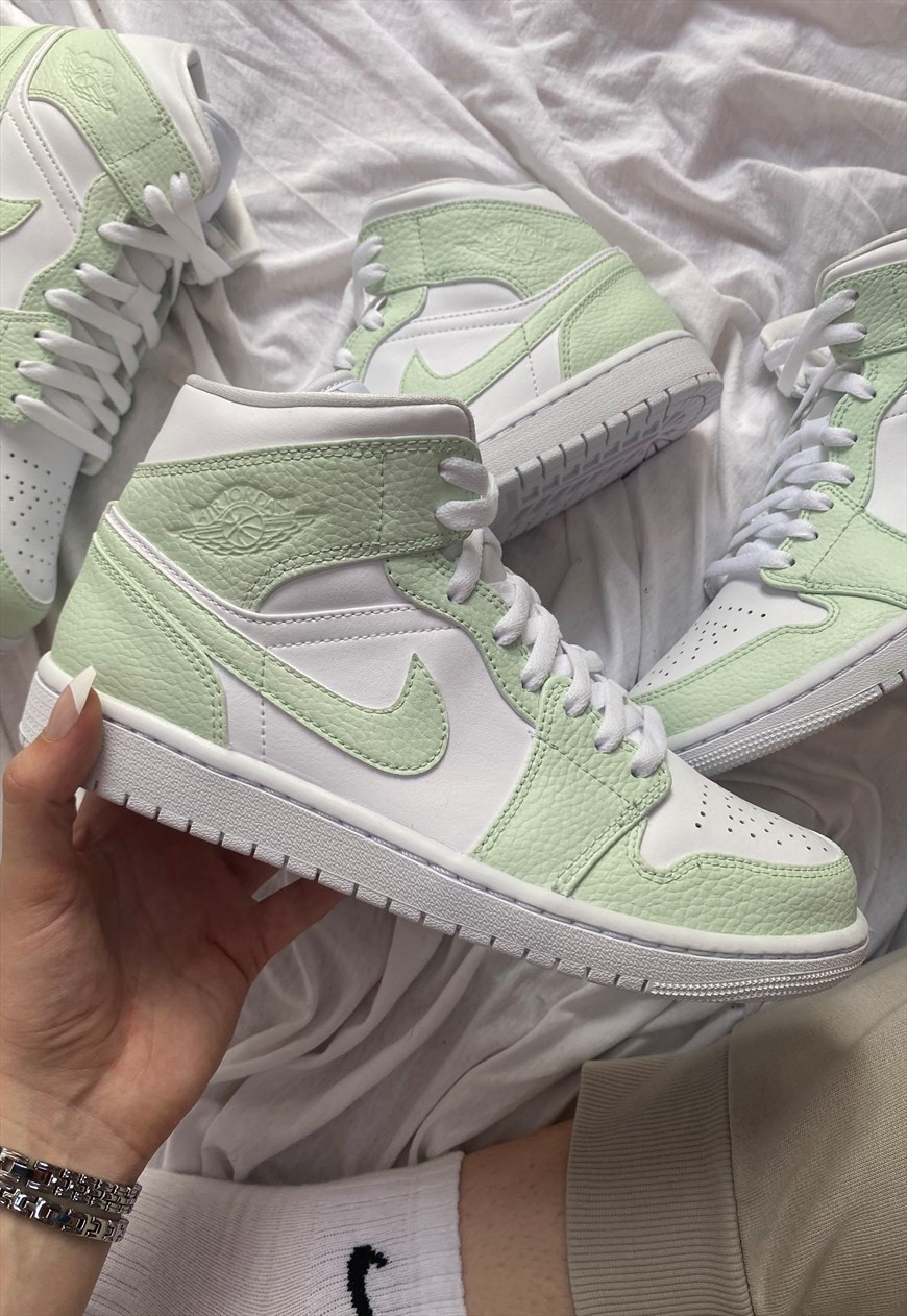 Mint green and grey 2024 jordans