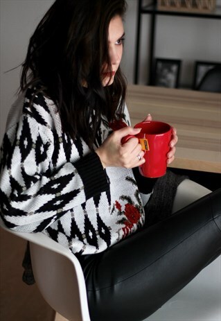VINTAGE-INSPIRED ROSE KNITTED JUMPER