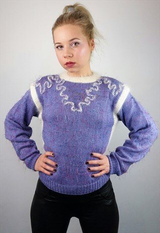 VINTAGE 80'S HANDMADE KNIT JUMPER W. EMBROIDERY IN PURPLE