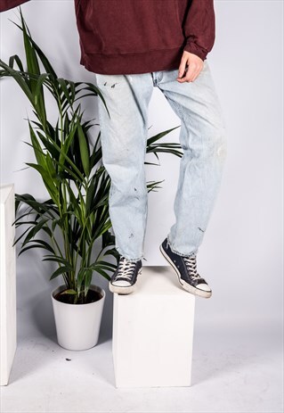 VINTAGE LEVI'S 501 JEANS IN BLUE WITH PAINT MARKS