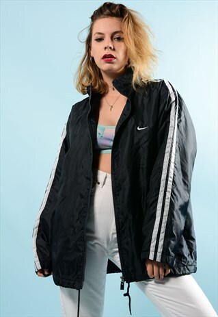VINTAGE OVERSIZED NIKE SHELL JACKET