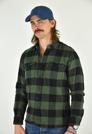 VINTAGE 90'S LEVI'S GREEN PLAID BUTTON-DOWN SIZE LG