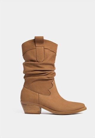 BROWN COWBOY BOOTS WITH RUFFLES