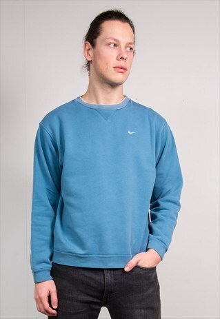 90'S VINTAGE NIKE LIGHT BLUE SWEATER