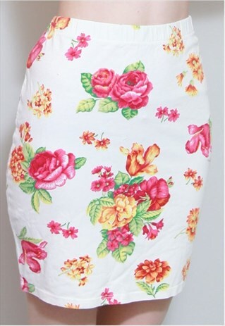 VINTAGE 1990'S COLOURFUL FLORAL PRINT BODY CON SKIRT.